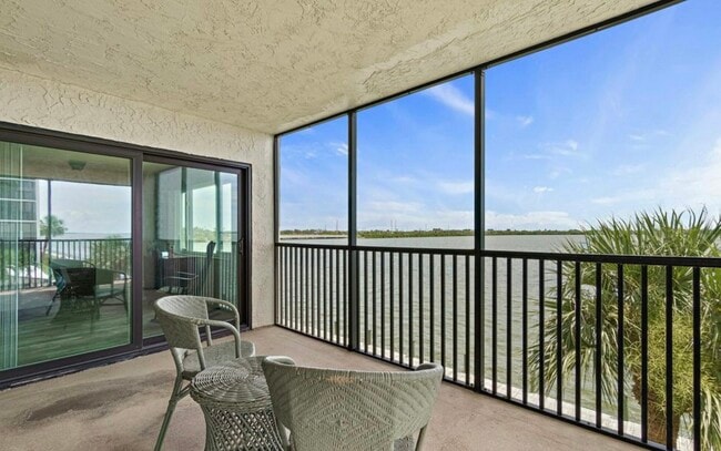 Building Photo - 200 S Sykes Creek Pkwy