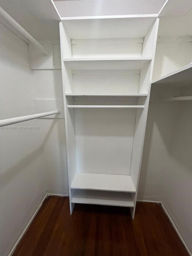 Building Photo - 1330 NE 203rd St