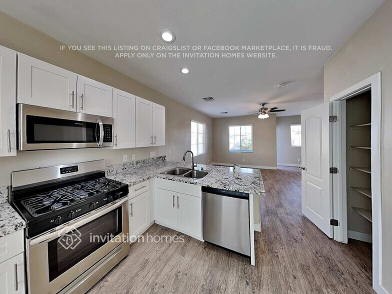 Building Photo - 181 Almond Ridge Pl