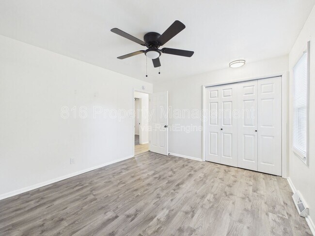 Building Photo - 11018 Booth Ave