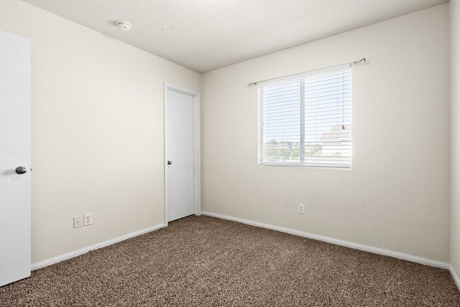 Building Photo - 5609 Capricorn Loop