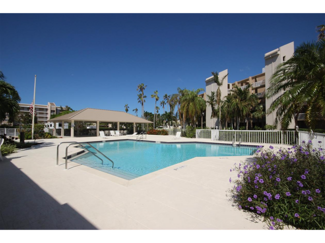 Building Photo - 901 Collier Ct