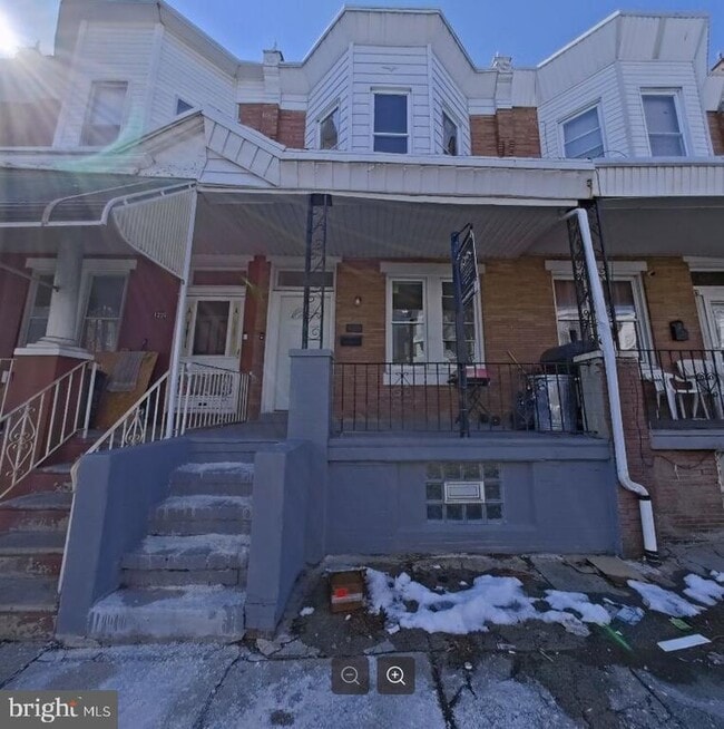Building Photo - 1238 N Alden St