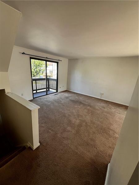 Building Photo - 121 Bellwood Ct