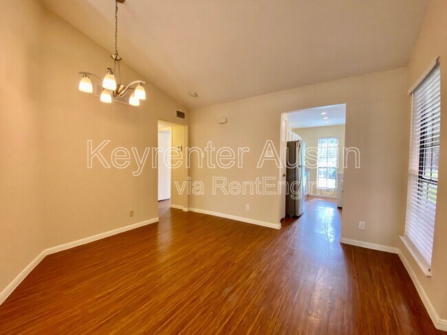 Building Photo - 1601 Faro Dr