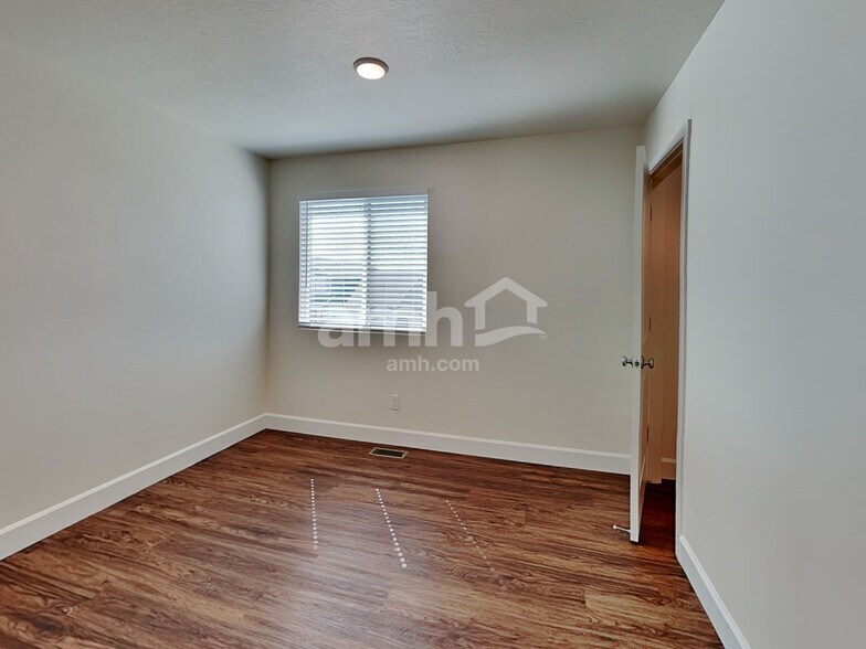 Building Photo - 2705 W 3290 S
