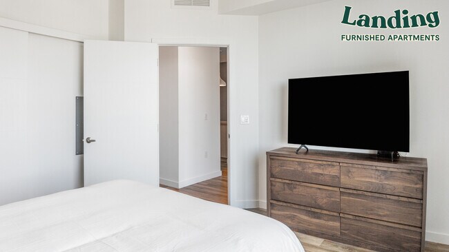 Building Photo - 1919 SE 10th Ave