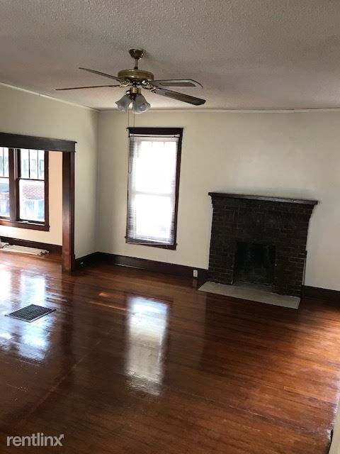 Building Photo - 2 br, 1 bath House - 617 East Moulton street