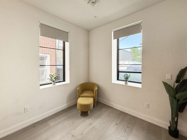 Building Photo - 309-11 South St