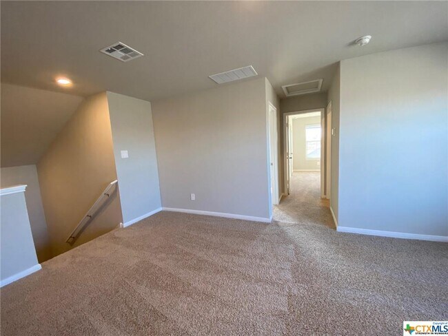 Building Photo - 154 Solitude Dr