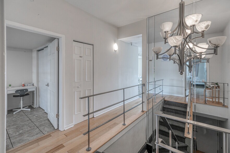 Building Photo - 3 N Christopher Columbus Blvd