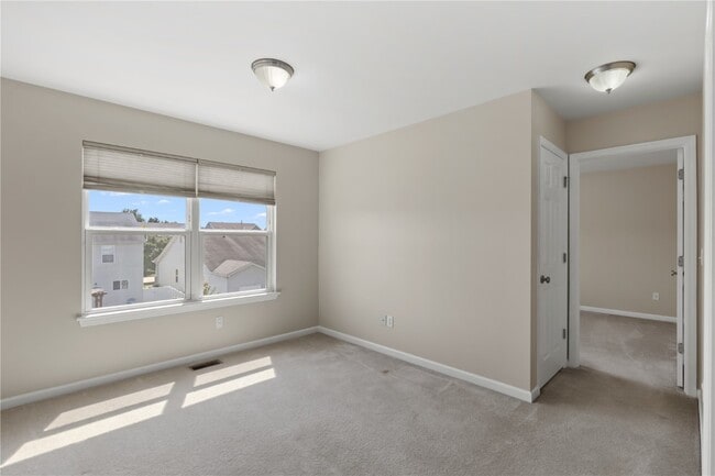 Building Photo - 184 Berry Manor Cir