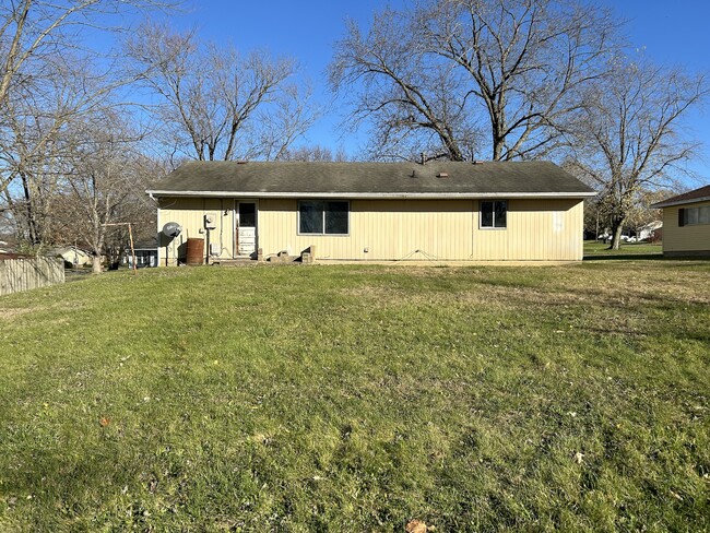 Building Photo - 1904 Westview Ave