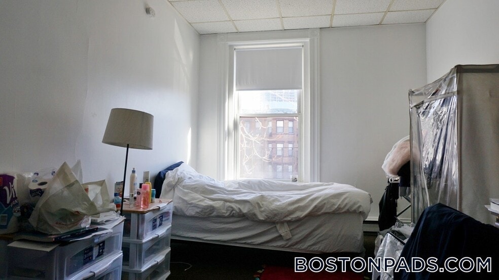 Building Photo - 854 Beacon St