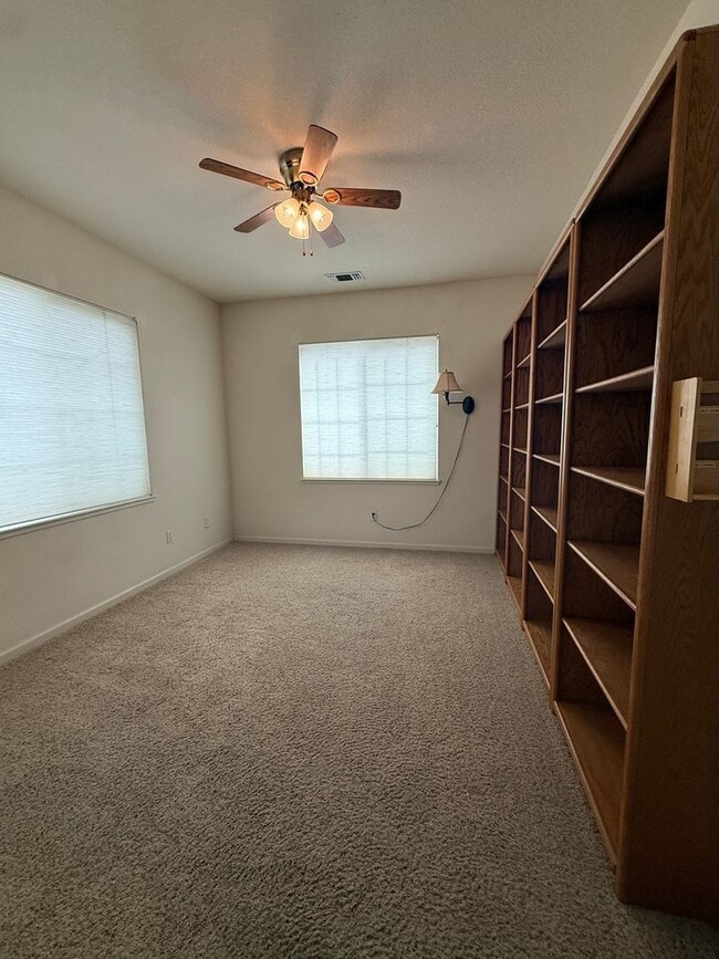 Building Photo - Hampton Park