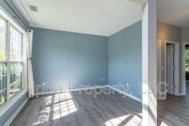 Building Photo - 504 Collingsworth Ln