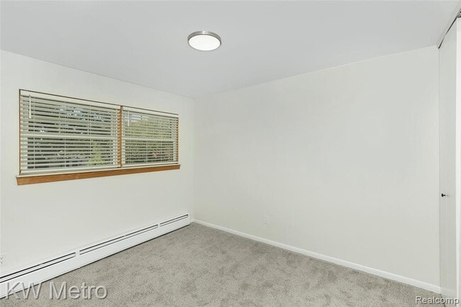 Building Photo - 3220 Shenandoah Dr
