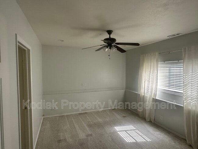 Building Photo - 1214 Cannon Dr