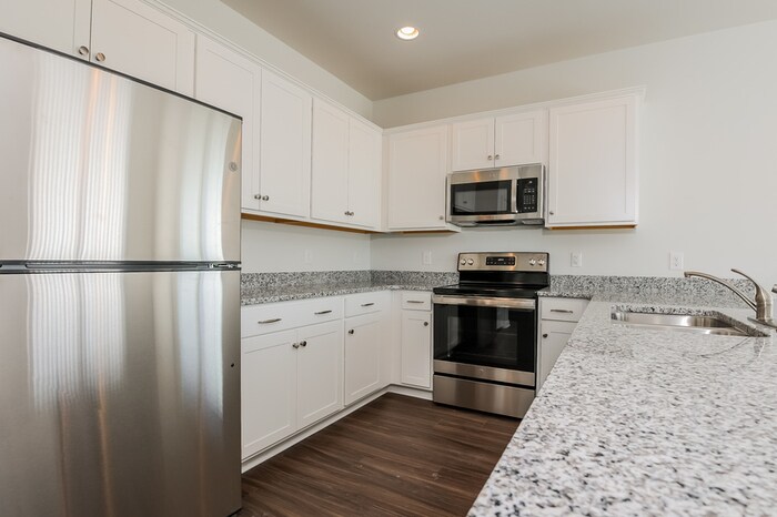 Building Photo - 107 Percheron Dr