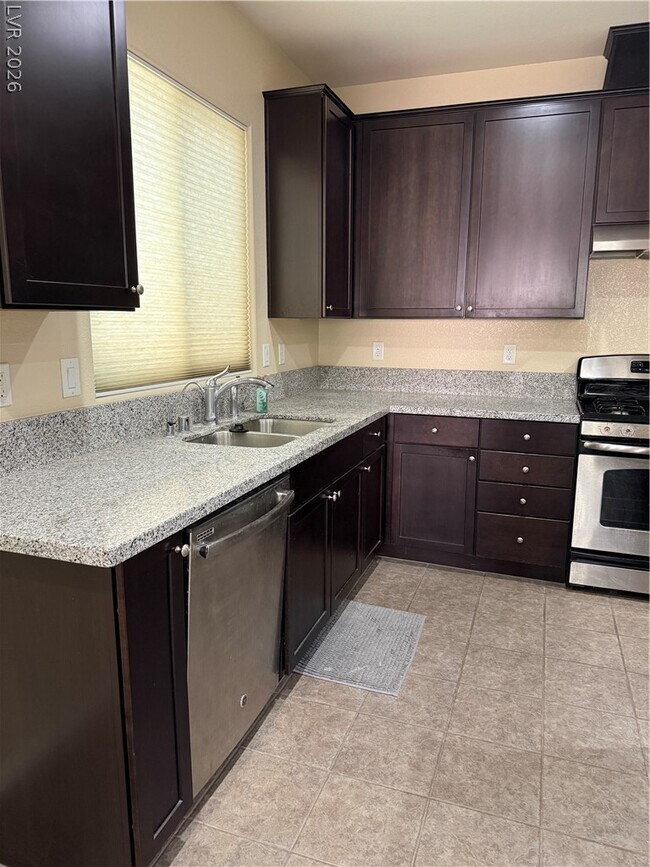 Building Photo - 6721 Chambers Lake Ct