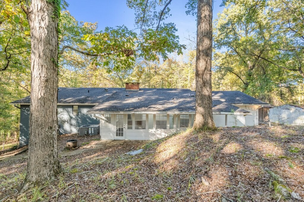 Building Photo - 222 Carr Rd