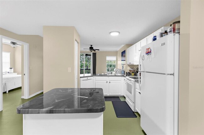 Building Photo - 5601 Bentgrass Dr