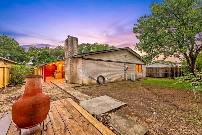 Building Photo - 4838 Gretna Green Dr