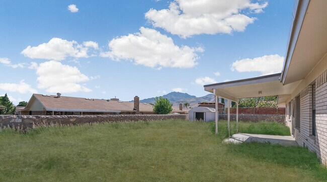Building Photo - 4652 R L Shoemaker Dr