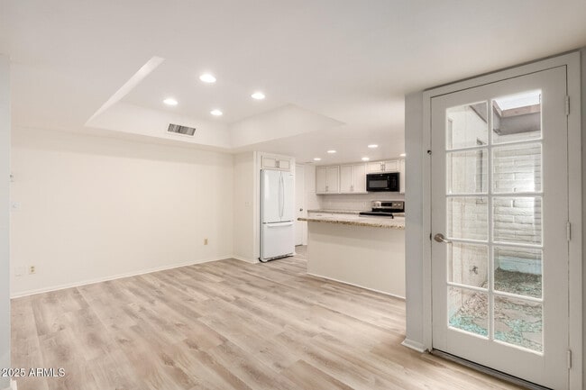 Building Photo - 7932 E Pecos Ln