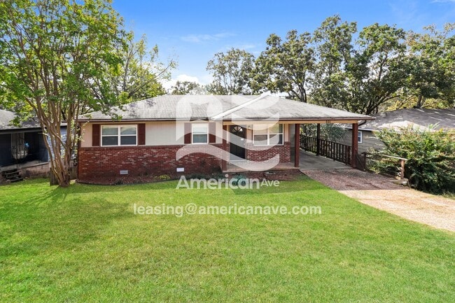 Building Photo - 501 Lindenhurst Dr