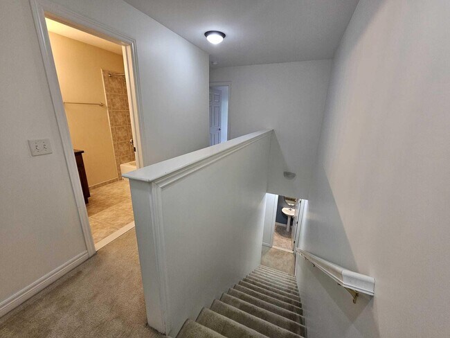 Building Photo - 3376 Endsleigh Ln