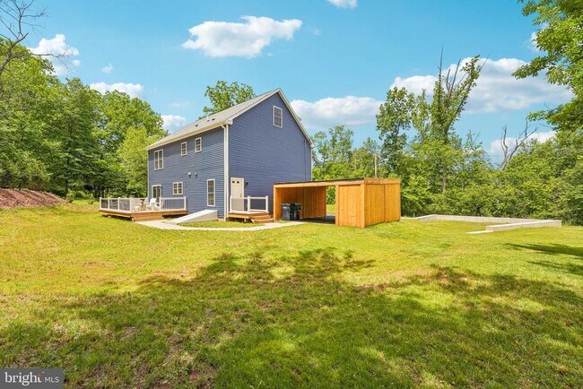 Building Photo - 40 Creek Rd