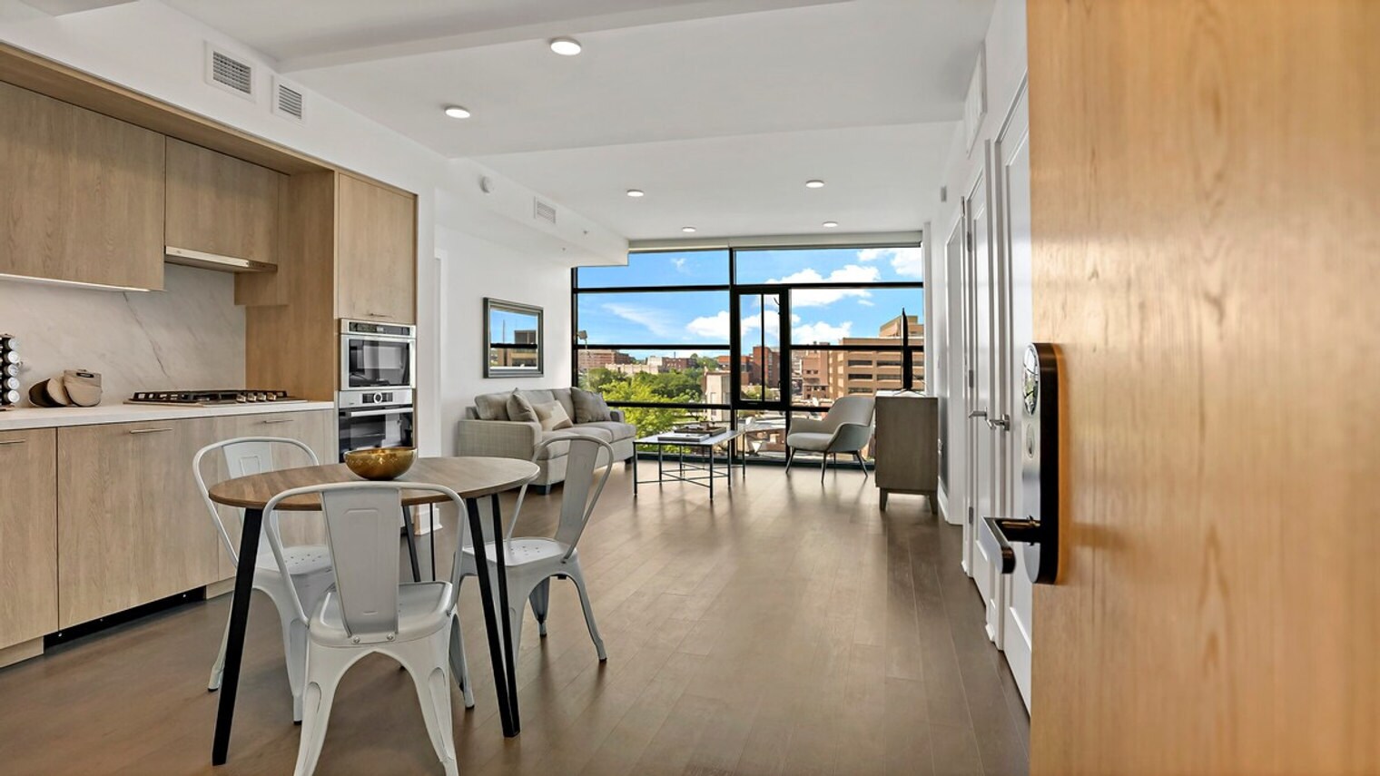 Building Photo - 1947 Vermont Ave NW