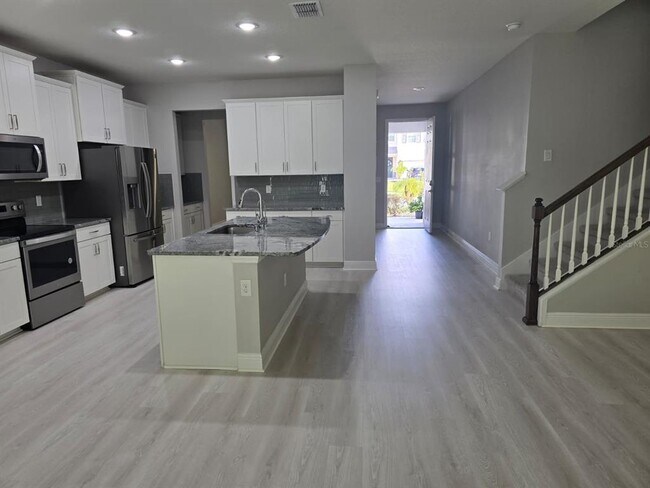 Building Photo - 10916 Honor Rd