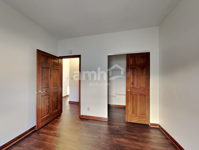 Building Photo - 9940 Wellcroft Ln