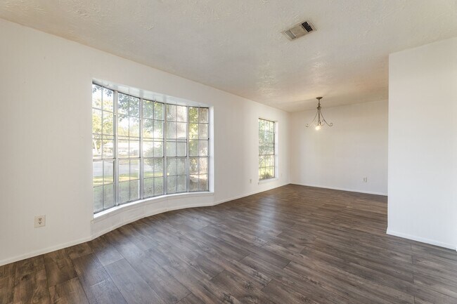 Building Photo - 15235 Heron Park Dr