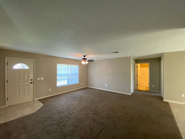 Building Photo - 16618 SW 31st Cir