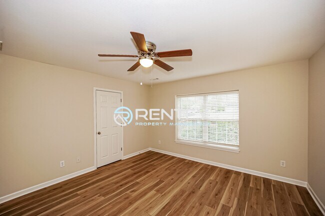 Building Photo - 2027 Quill Ct