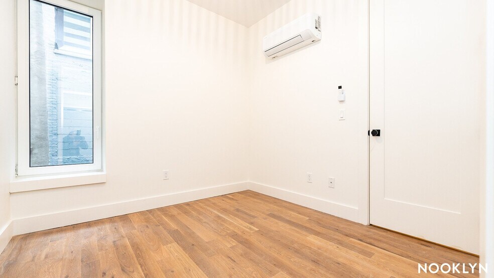 Building Photo - 43 Kingston Ave