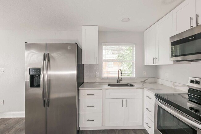 Building Photo - 1770 17th St S