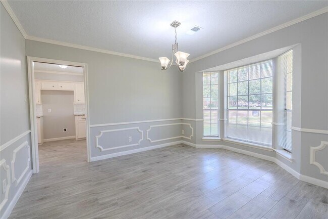 Building Photo - 16227 Southampton Dr