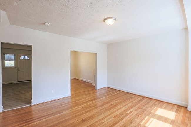 Building Photo - 5662 Kavon Ave
