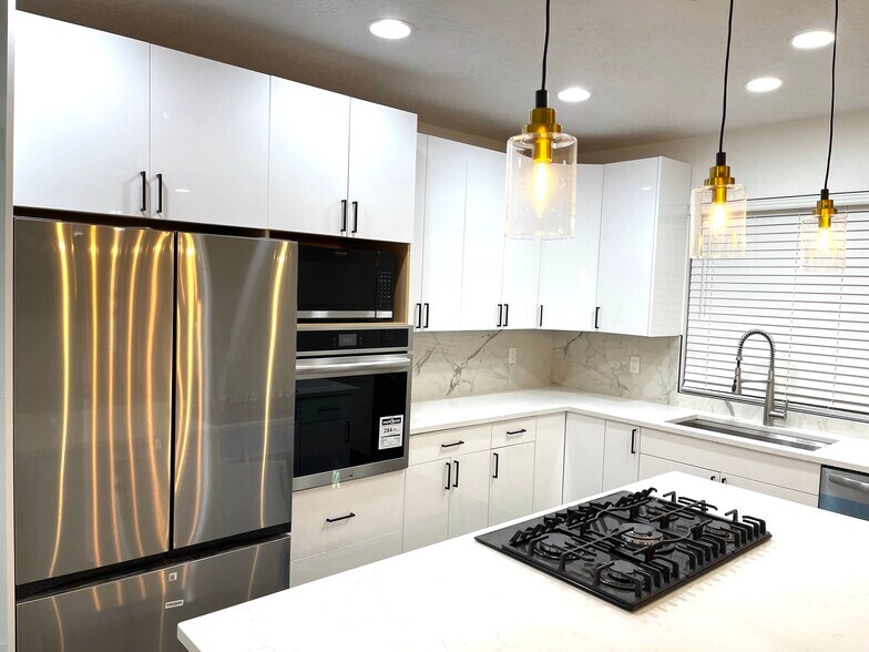 Building Photo - 3288 N 200 W