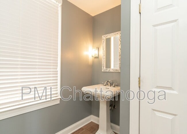 Building Photo - 515 Lindsay Ct