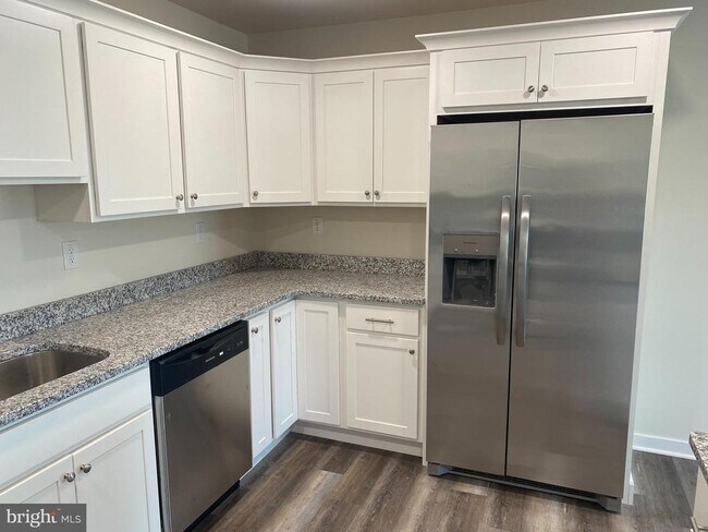 Building Photo - 3852 Ridge Pike