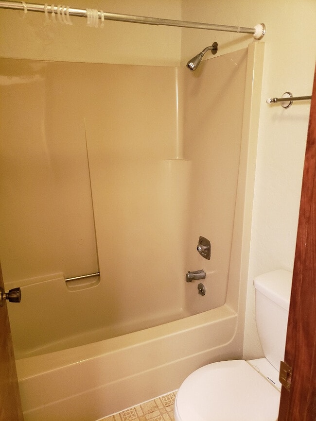 Building Photo - STATUS: AVAILABLE- | R35 |$1895.00 + $100 ...