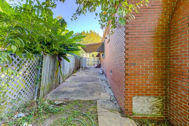 Building Photo - Midtown 1BR with appliances included