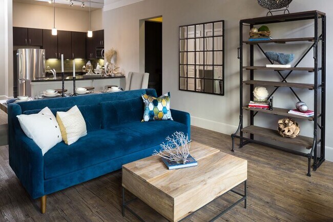 Building Photo - 1111 S Akard-2051