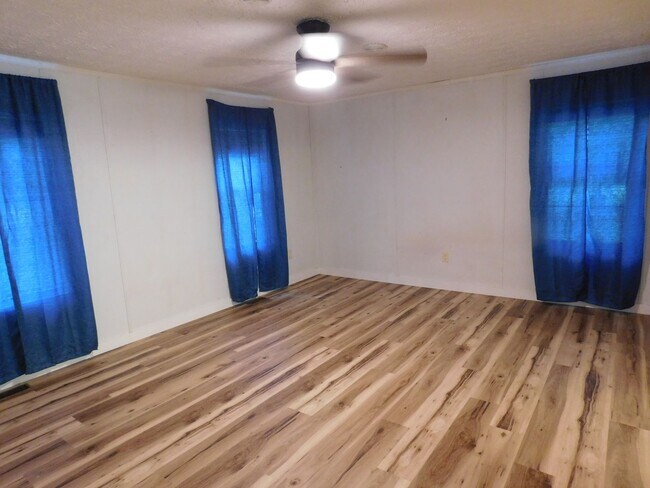 Building Photo - 900 Loftin Farm Rd