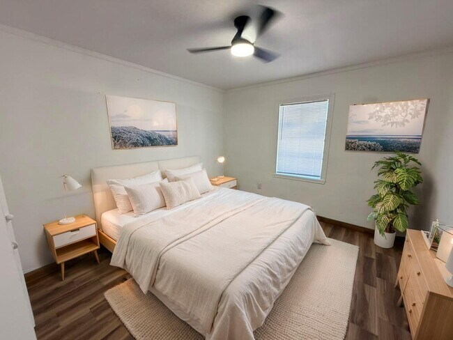 Building Photo - "Charming 2-Bed Hideaway with Modern Comforts in Edinburg – 840 Sq Ft of Cozy Living!"